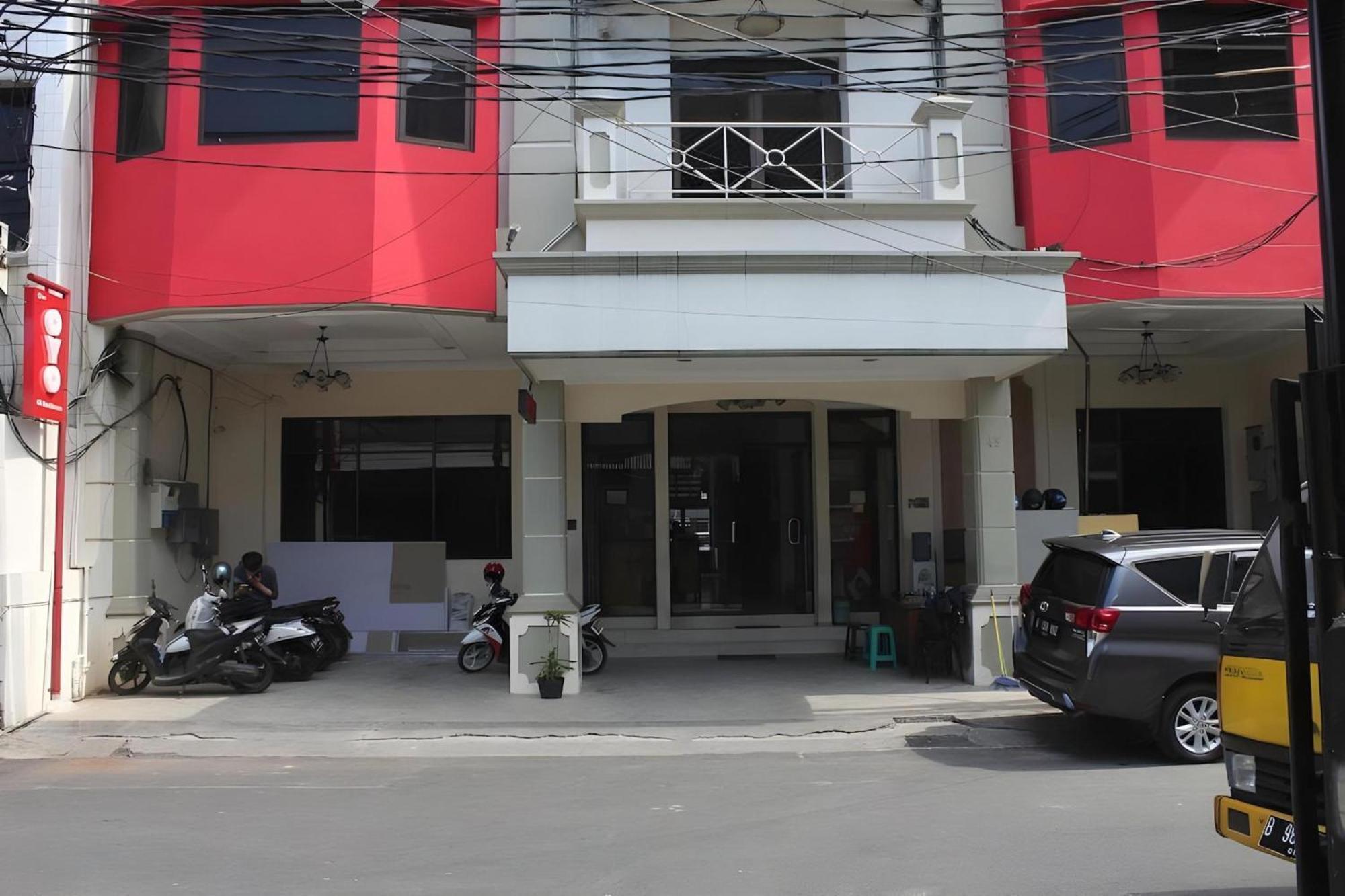 Hotel Collection O Mangga Besar Near Lokasari Square Formerly 45